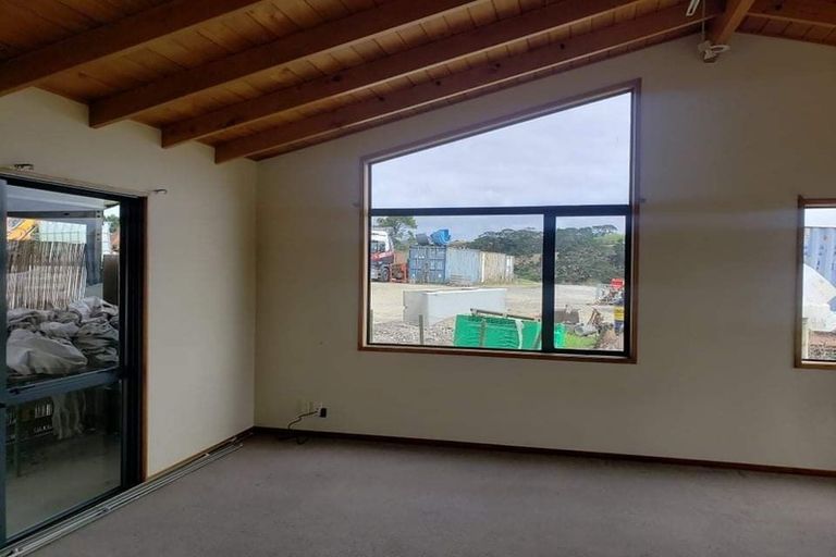 Photo of property in 60 Hanham Road, Kumeu, 0891