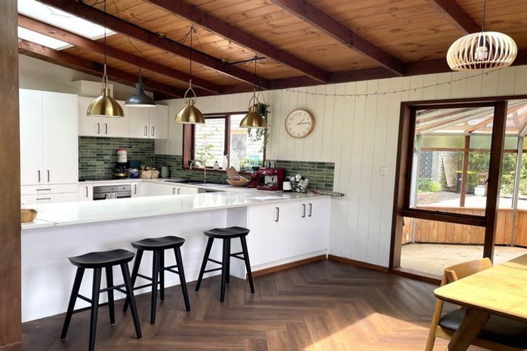 Photo of property in 7 Hillcroft Road, Horokiwi, Wellington, 5016