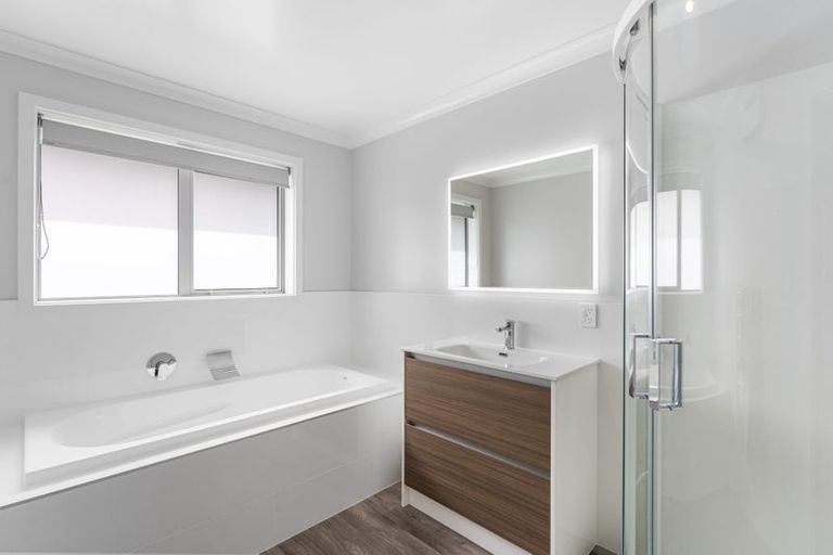 Photo of property in 168 Karuhiruhi Street, Waikanae, 5036