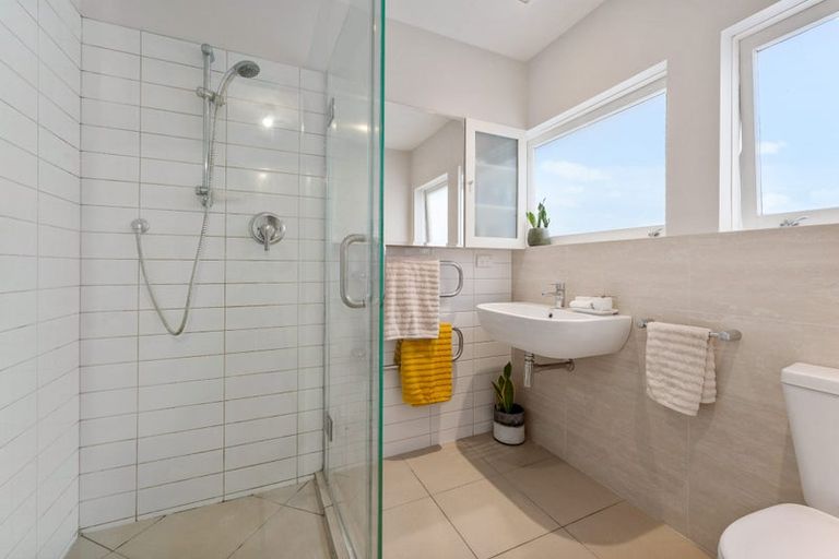 Photo of property in 1a Agathis Avenue, Mairangi Bay, Auckland, 0630