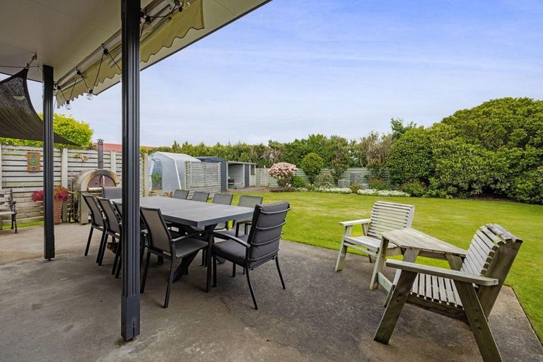Photo of property in 11 County Drive, Hawera, 4610