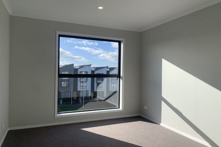 Photo of property in 8/2 Rangitamiro Place, Hobsonville, Auckland, 0616