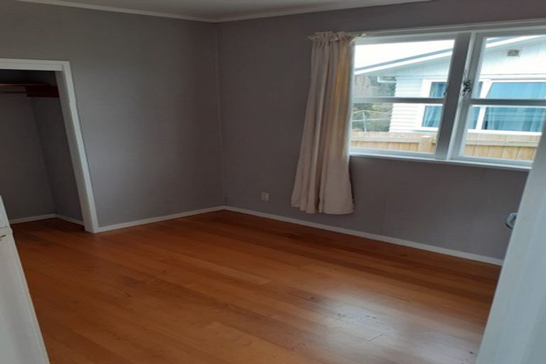 Photo of property in 81 Lauderdale Road, Birkdale, Auckland, 0626