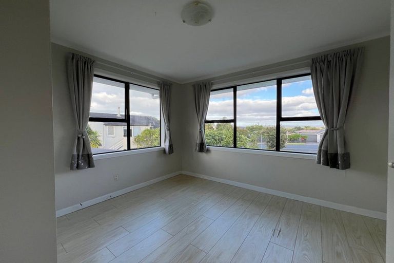 Photo of property in 17 Bradbury Road, Botany Downs, Auckland, 2010