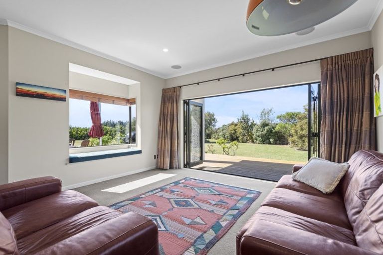 Photo of property in 79 Polson Hill Drive, Aokautere, Palmerston North, 4471