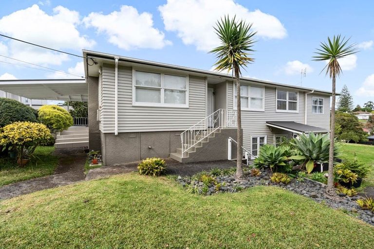 Photo of property in 19 Awaroa Road, Sunnyvale, Auckland, 0612