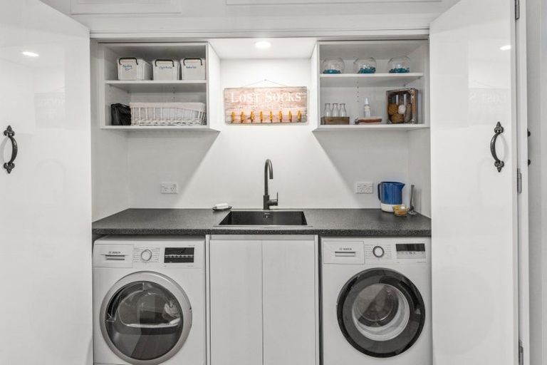 Photo of property in 8 Ormond Road, Hospital Hill, Napier, 4110