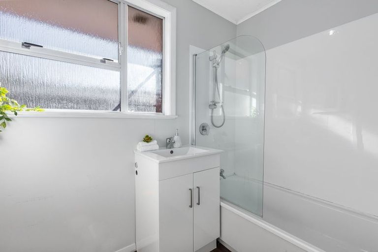 Photo of property in 2/46 Wood Street, Wainuiomata, Lower Hutt, 5014