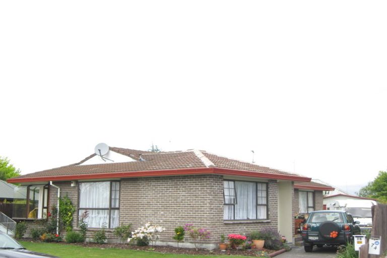 Photo of property in 76 Regency Crescent, Redwood, Christchurch, 8051