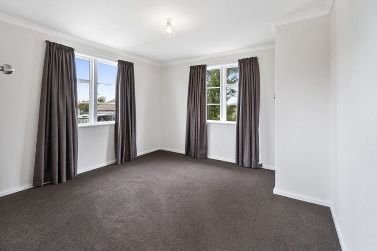Photo of property in 65 Andrew Avenue, Roslyn, Palmerston North, 4414