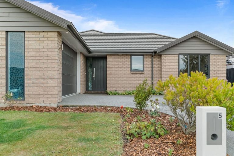 Photo of property in 5 Winfield Drive, Wigram, Christchurch, 8042
