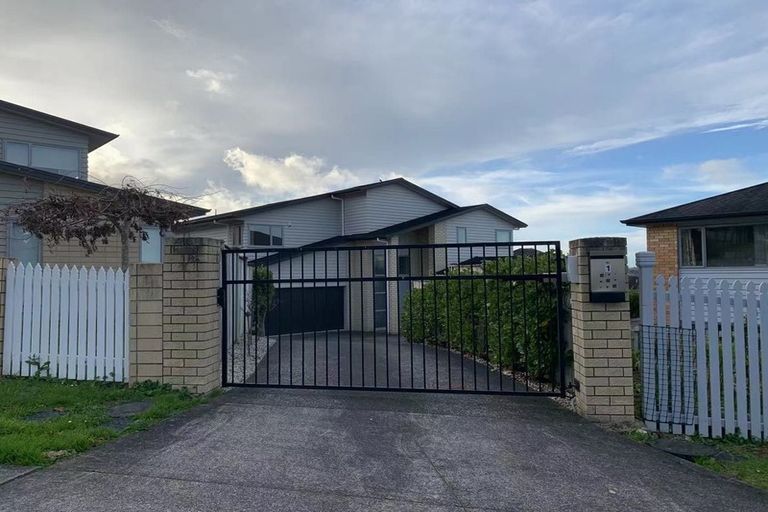 Photo of property in 1 Syrah Crescent, Ranui, Auckland, 0612