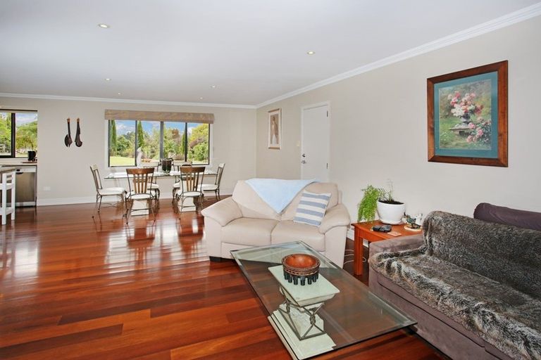 Photo of property in 2 Raukawa Grove, Waiuku, 2123