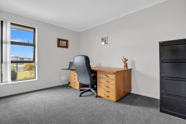 Photo of property in 63 Darlington Street, Ngatea, 3503