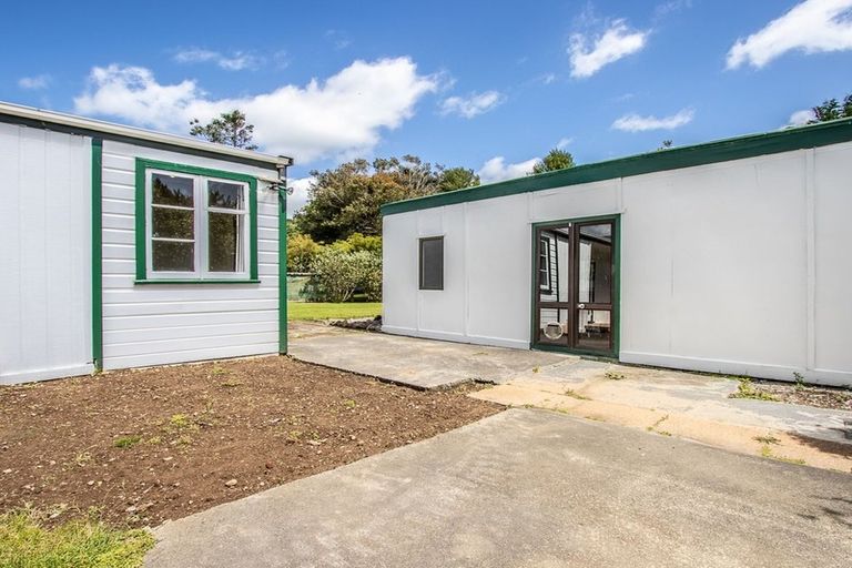 Photo of property in 34 School Road, Te Horo, Otaki, 5582