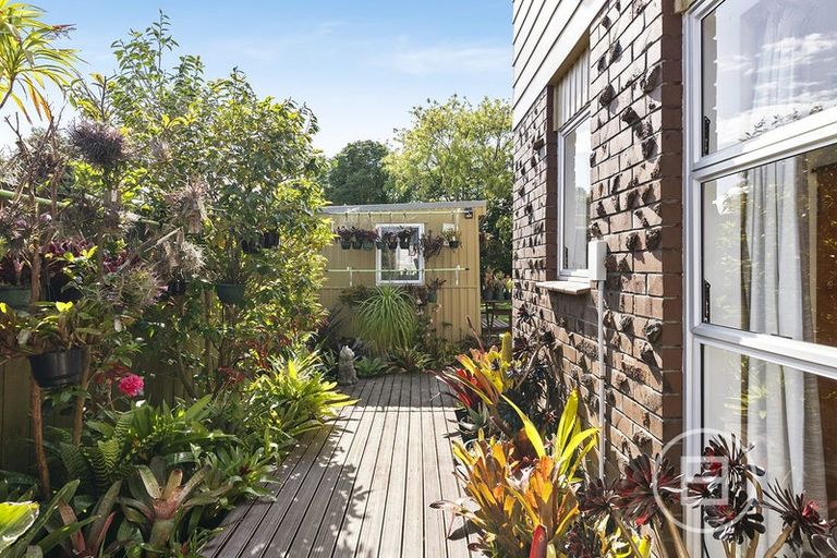 Photo of property in 2/24 Glynnbrooke Street, Te Atatu South, Auckland, 0610