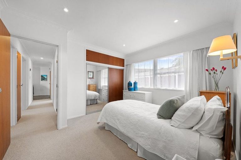 Photo of property in 10 Alf Walker Place, Papakura, 2110