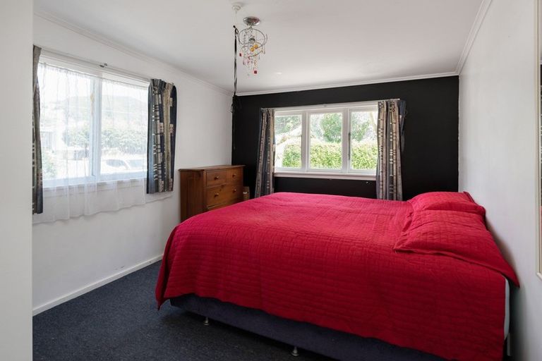 Photo of property in 85 Broadway, Picton, 7220