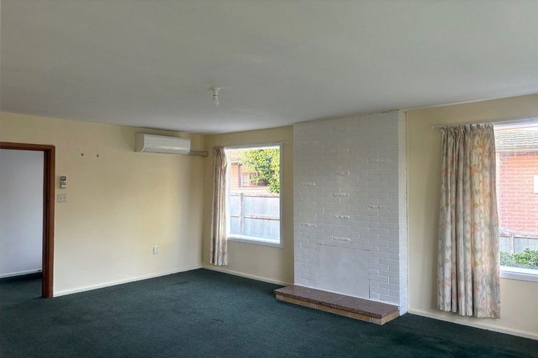 Photo of property in 8 Lochee Road, Upper Riccarton, Christchurch, 8041