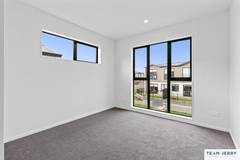 Photo of property in 49 Whare Kauri Road, Papakura, 2110