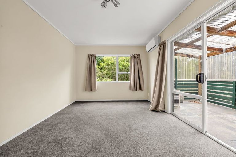 Photo of property in 10 Mackwood Place, Birkdale, Auckland, 0626