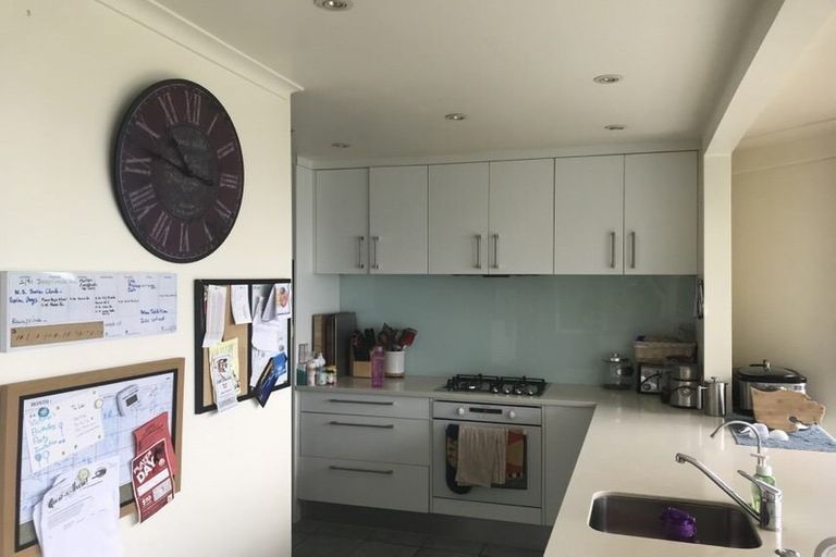 Photo of property in 4 Portal Place, Murrays Bay, Auckland, 0630