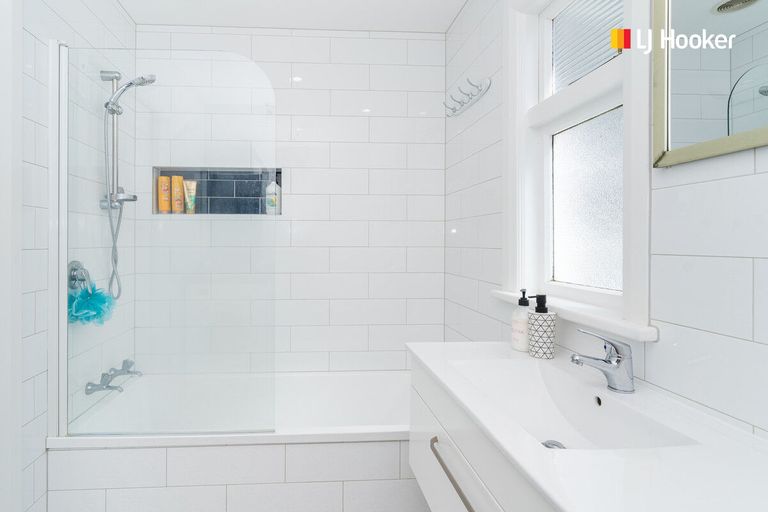 Photo of property in 15 Monowai Road, Ravensbourne, Dunedin, 9022