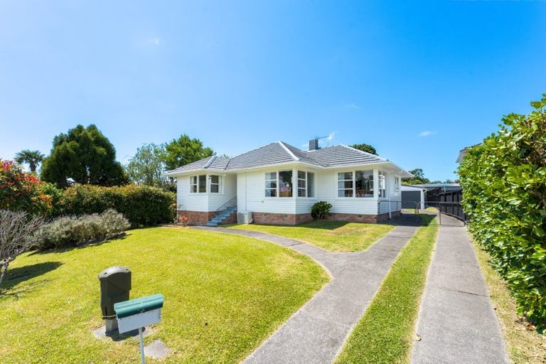 Photo of property in 57 Divich Avenue, Te Atatu South, Auckland, 0610