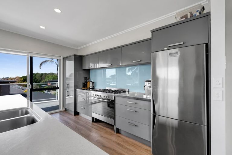 Photo of property in 18 Parkvue Drive, Bell Block, New Plymouth, 4312