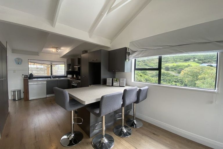 Photo of property in 18 Webster Place, Picton, 7220