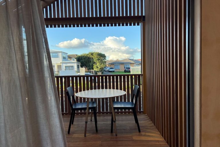 Photo of property in 25 Nicholas Gibbons Drive, Clendon Park, Auckland, 2103