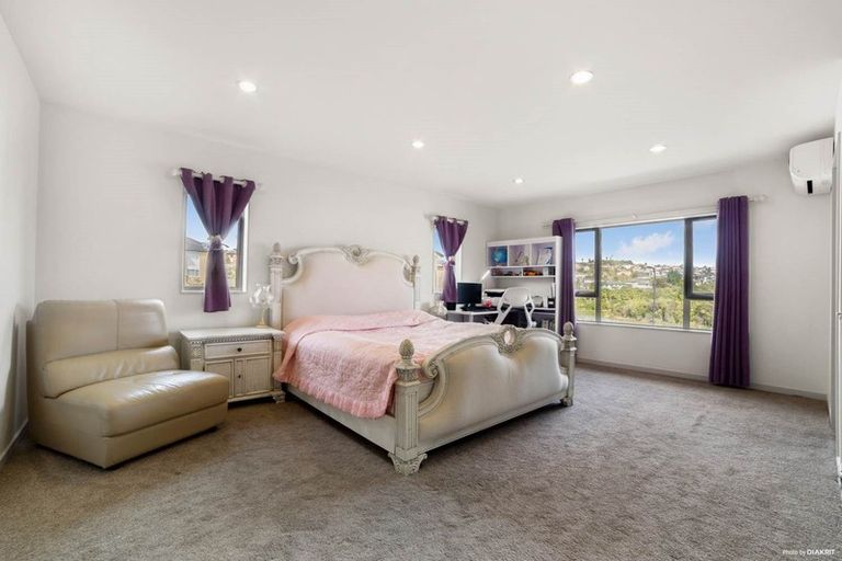 Photo of property in 36 Sohlue Place, Oteha, Auckland, 0632