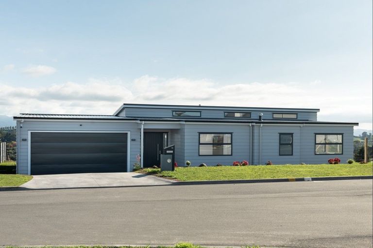 Photo of property in 11 Goldstone Place, Omokoroa, 3114