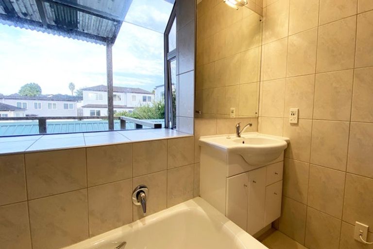 Photo of property in 23 Andrew Road, Howick, Auckland, 2010