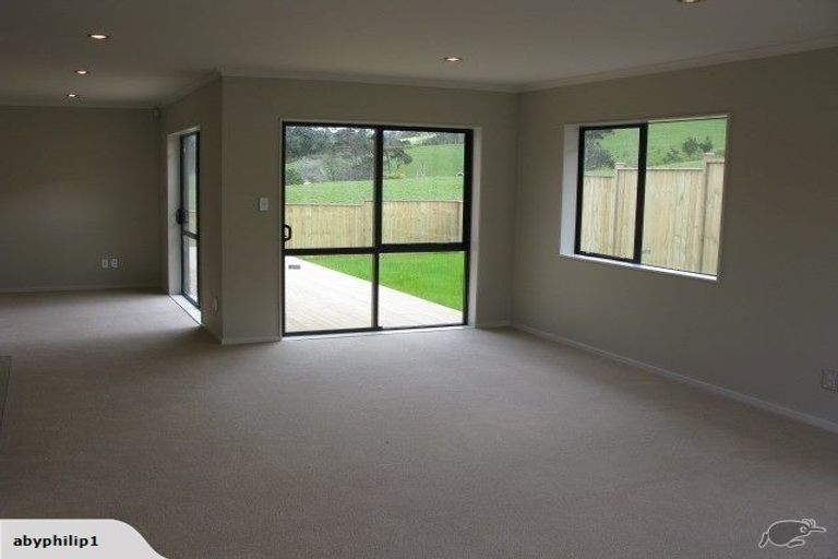 Photo of property in 80 South Kensington Way, Henderson, Auckland, 0612