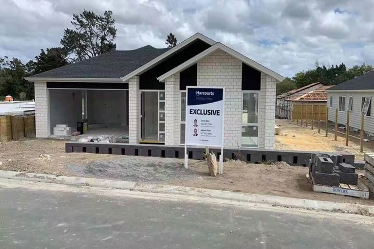 Photo of property in 6 Cutfield Lane, Kumeu, 0810