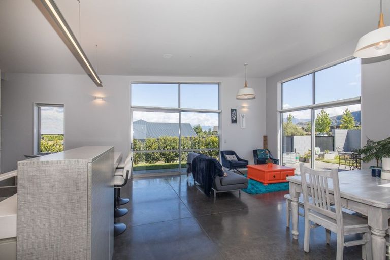 Photo of property in 48 Minaret Ridge, Wanaka, 9305