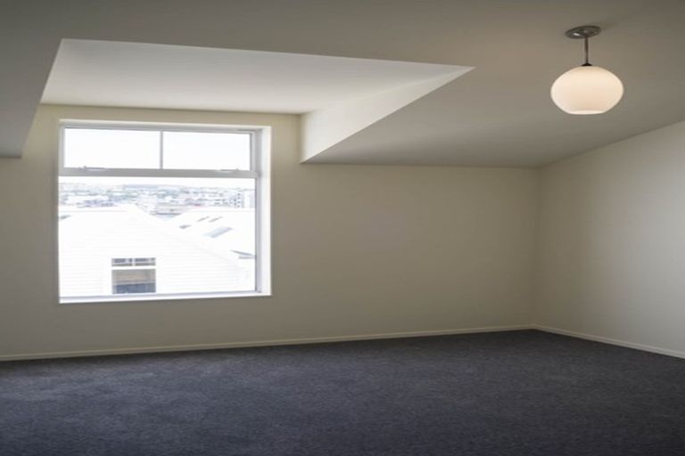 Photo of property in Pirie Street Townhouses, 28/35 Pirie Street, Mount Victoria, Wellington, 6011