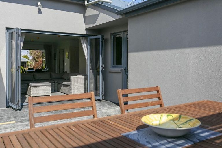 Photo of property in 2/94 Harvey Street, Waipahihi, Taupo, 3330