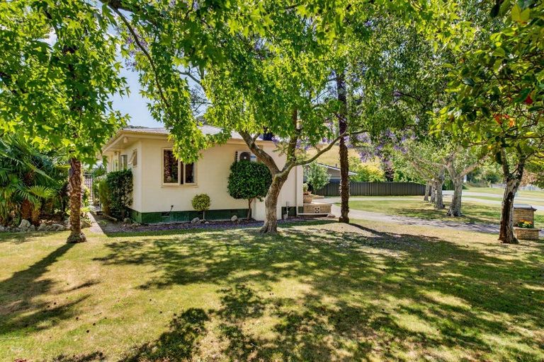 Photo of property in 68 Puketapu Road, Taradale, Napier, 4112