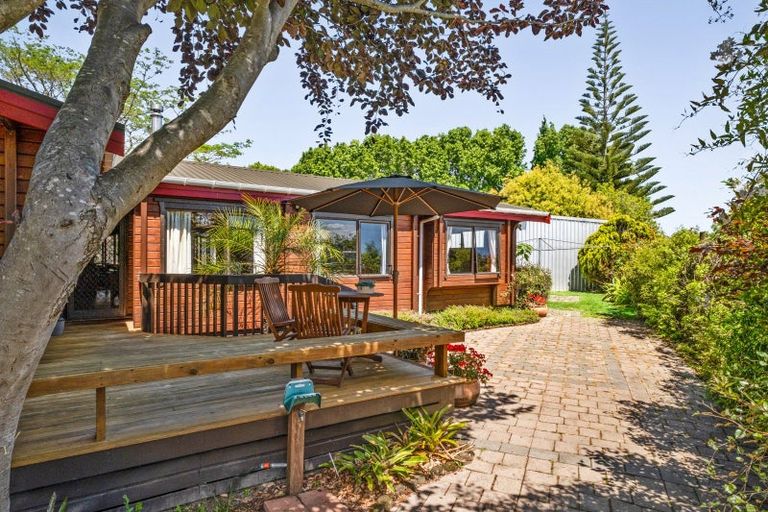 Photo of property in 29 Domain Road, Ormond, Gisborne, 4071