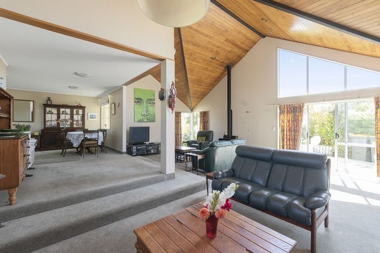 Photo of property in 36 Freyberg Crescent, Waikanae Beach, Waikanae, 5036