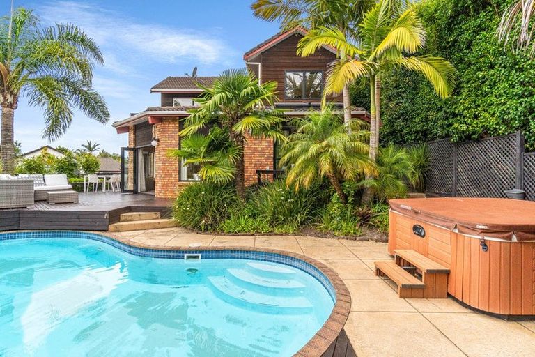 Photo of property in 73m Park Rise, Campbells Bay, Auckland, 0630