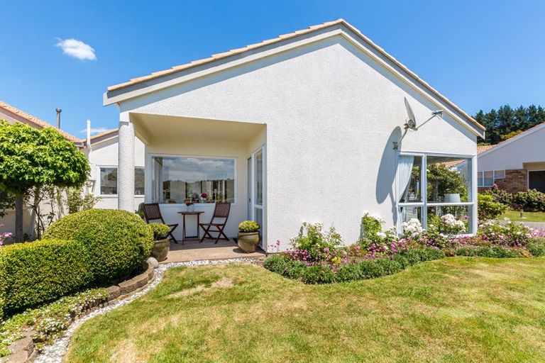 Photo of property in 3 Lakeside Villas, Whitby, Porirua, 5024