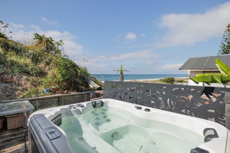 Photo of property in 563 Pukehina Parade, Pukehina, Te Puke, 3189