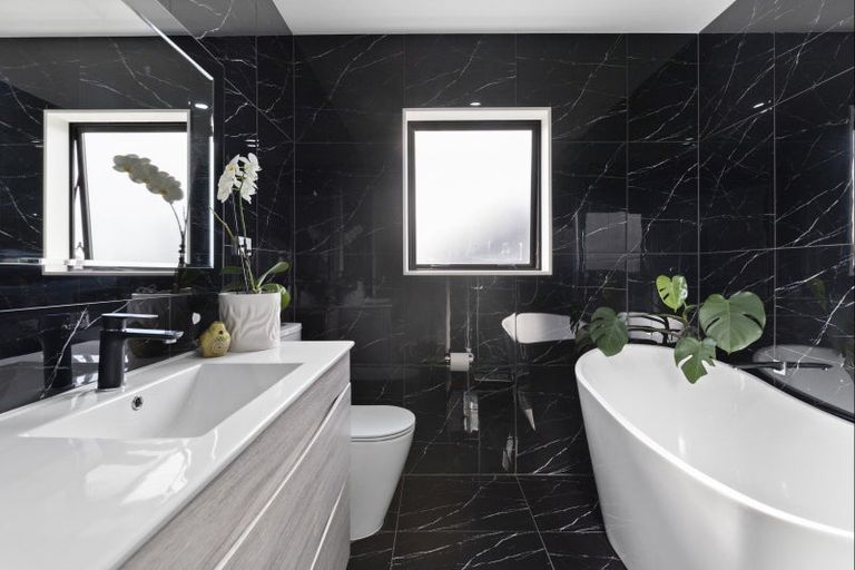 Photo of property in 1 Sai Ridge Close, Pukekohe, 2120