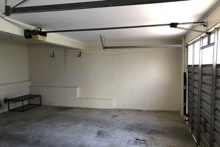 Photo of property in 20 Lingham Crescent, Torbay, Auckland, 0630