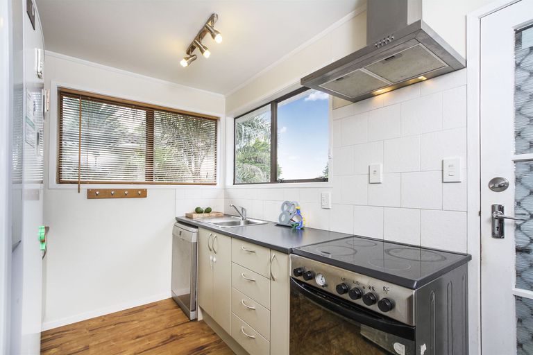 Photo of property in 13 Luanda Drive, Ranui, Auckland, 0612