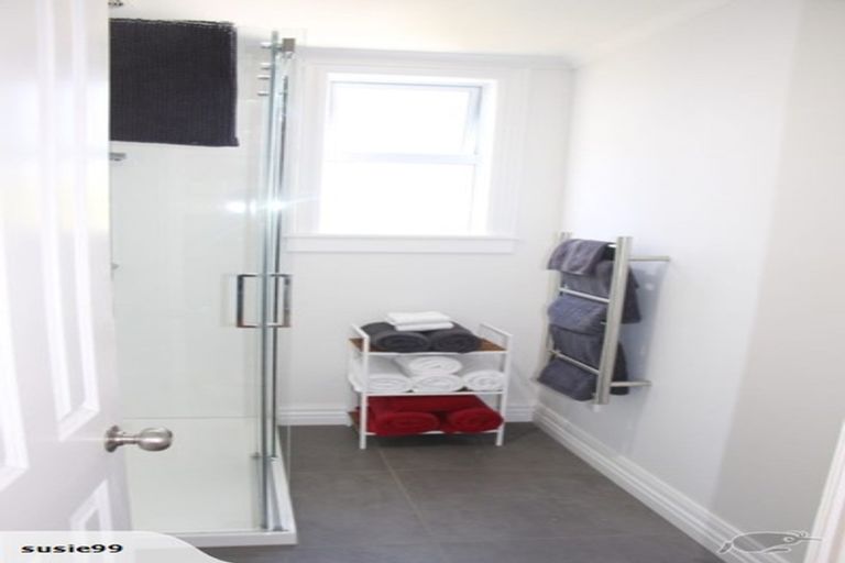 Photo of property in 12 Pendarves Street, New Plymouth, 4310