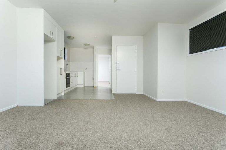 Photo of property in 420/18 Sunnyhaven Avenue, Beach Haven, Auckland, 0626